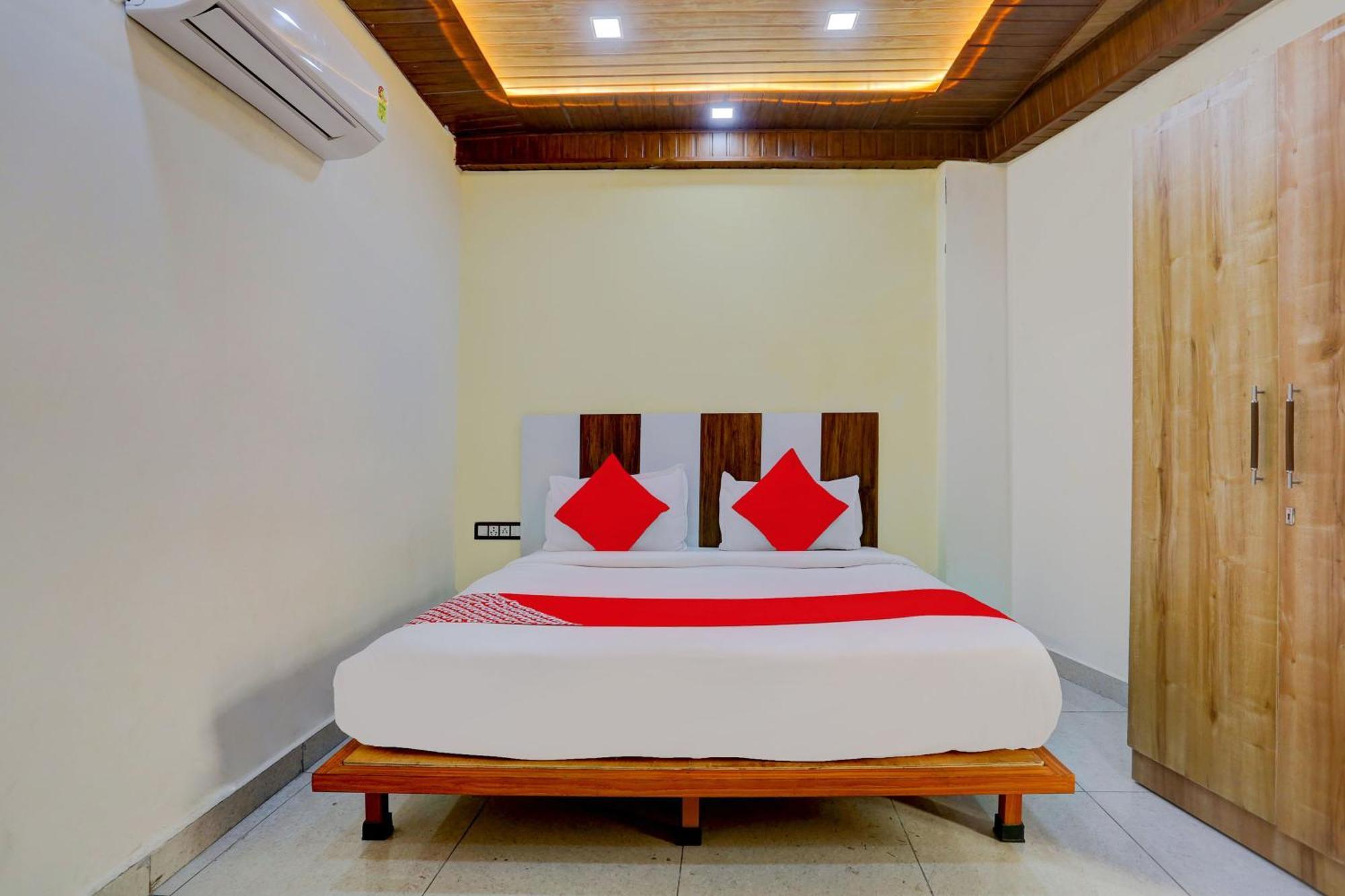 Hotel O Family Deluxe Nuova Delhi Esterno foto