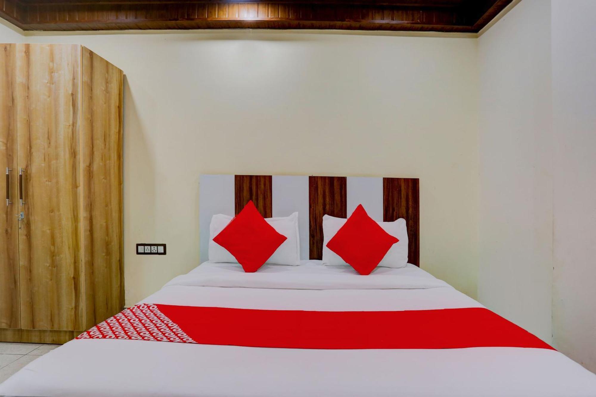 Hotel O Family Deluxe Nuova Delhi Esterno foto
