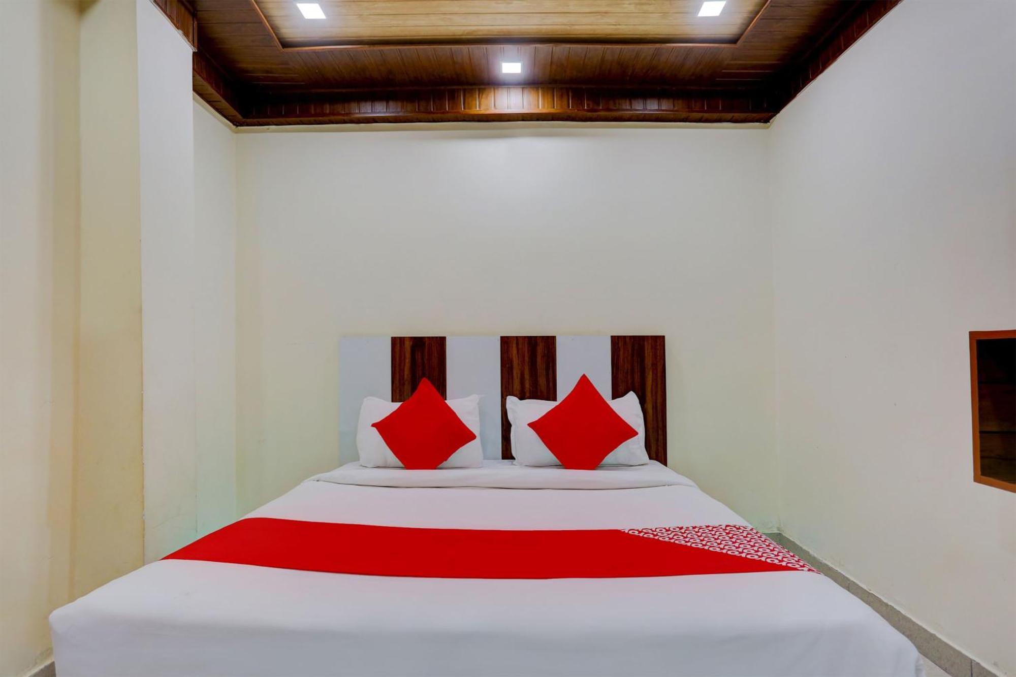 Hotel O Family Deluxe Nuova Delhi Esterno foto