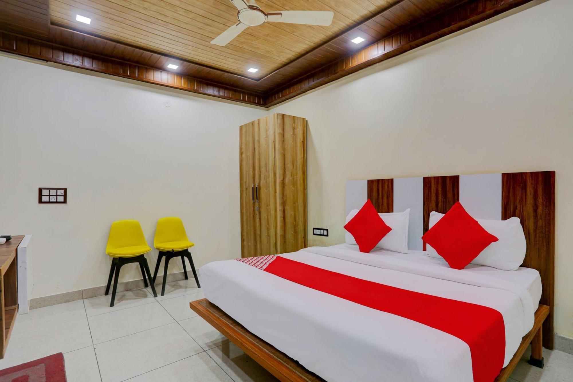 Hotel O Family Deluxe Nuova Delhi Esterno foto
